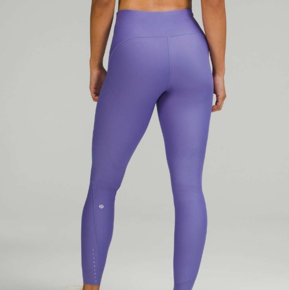Like new! Senseknit high rise lululemon leggings size 8